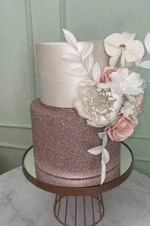 Bolo Branco e Rosè Gold