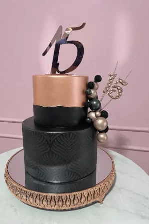 Bolo Preto e Rosè Gold