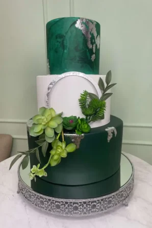Bolo Mármore Verde com detalhe Prata