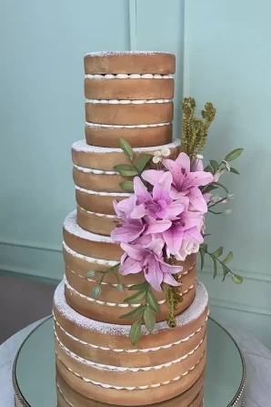 Bolo Rústico Modelo Naked Cake