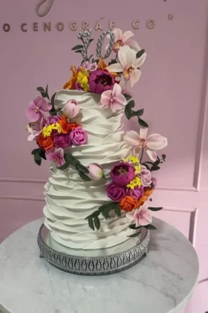 Bolo Ruffle Cake 3 andares