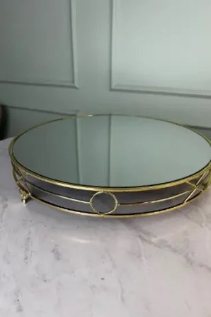 Boleira minimalista dourada