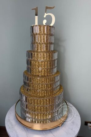 Bolo Modelo Shine Dourado Lançamento